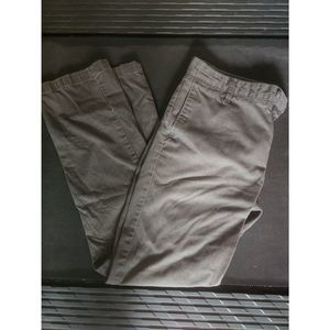 Volcom pants true to this flat front chinos 31